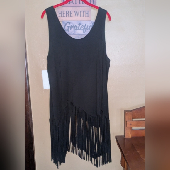 Kate & Mallory Black Asymmetrical Fringe Long Tank Top Women's 1x Plus Size - Picture 10 of 10